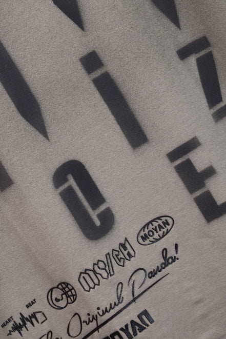 Auraa Ironclad - Airbrush Nail Motif Graphic T-Shirt (Dark Gray)