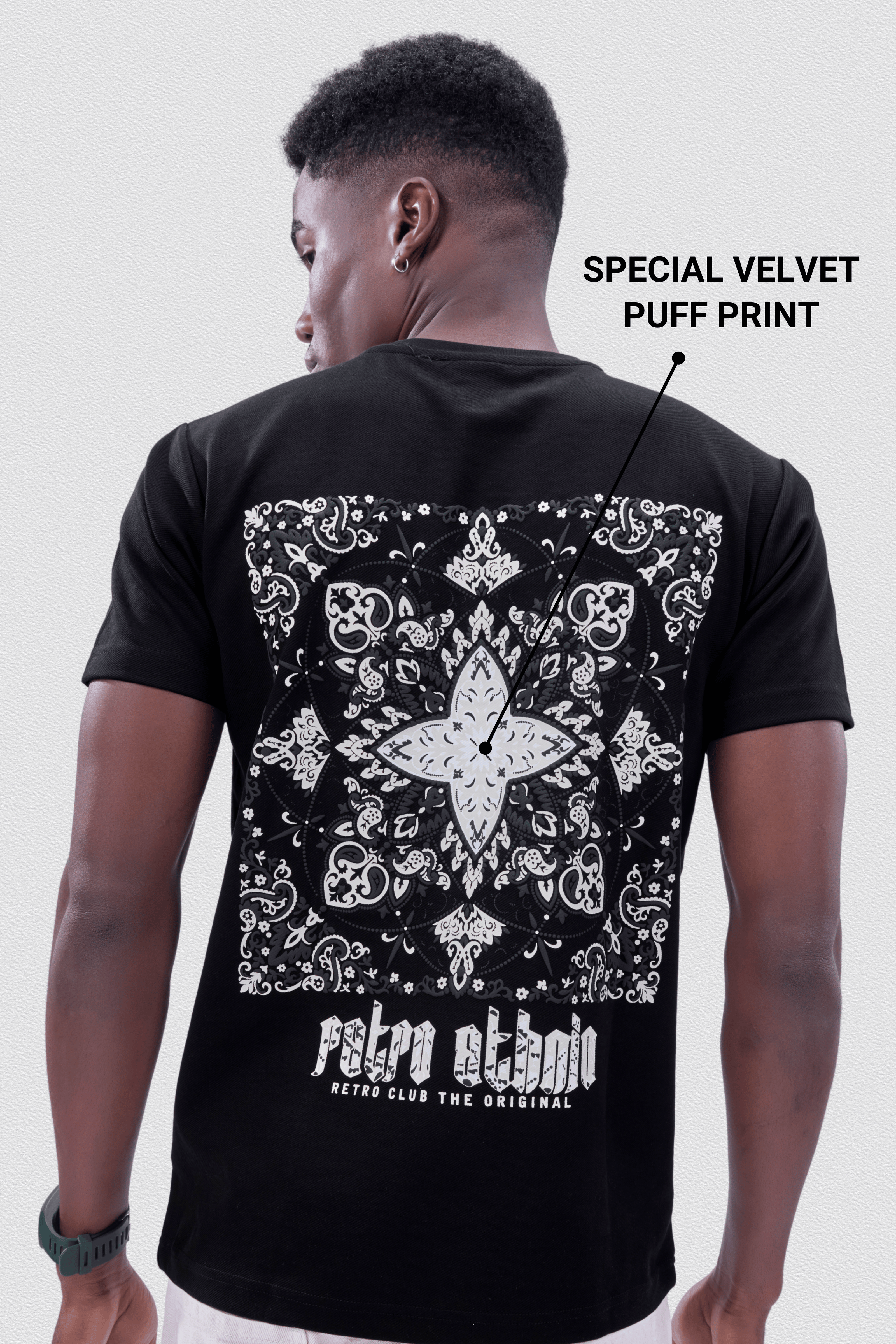 Auraa Retro Ethnic - Velvet Puff Print T-Shirt (Black)