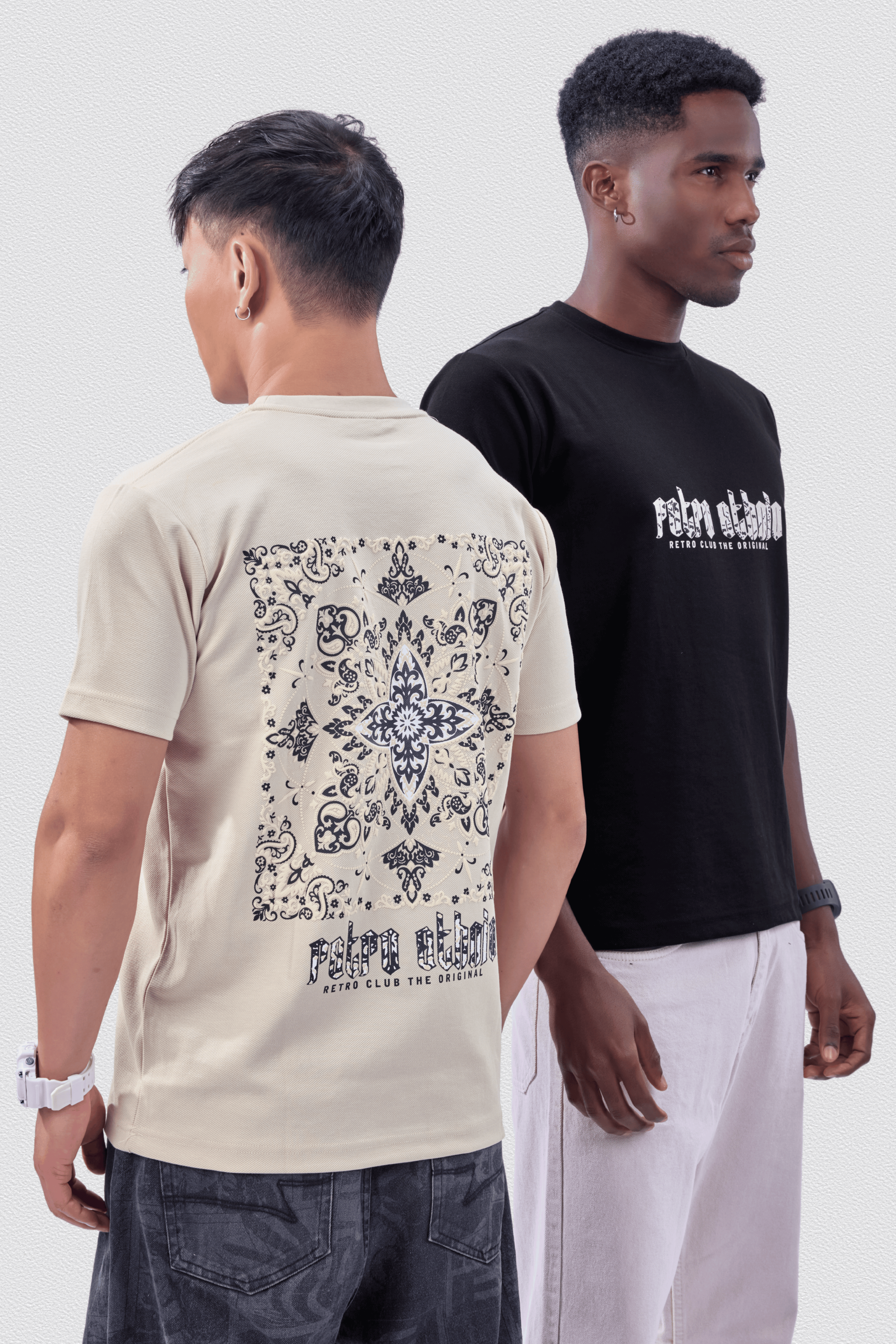 Auraa Retro Ethnic - Velvet Puff Print T-Shirt (Black)